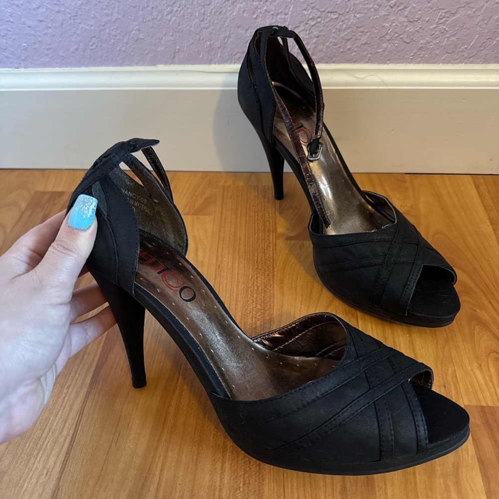 redtoo black peep toe heels